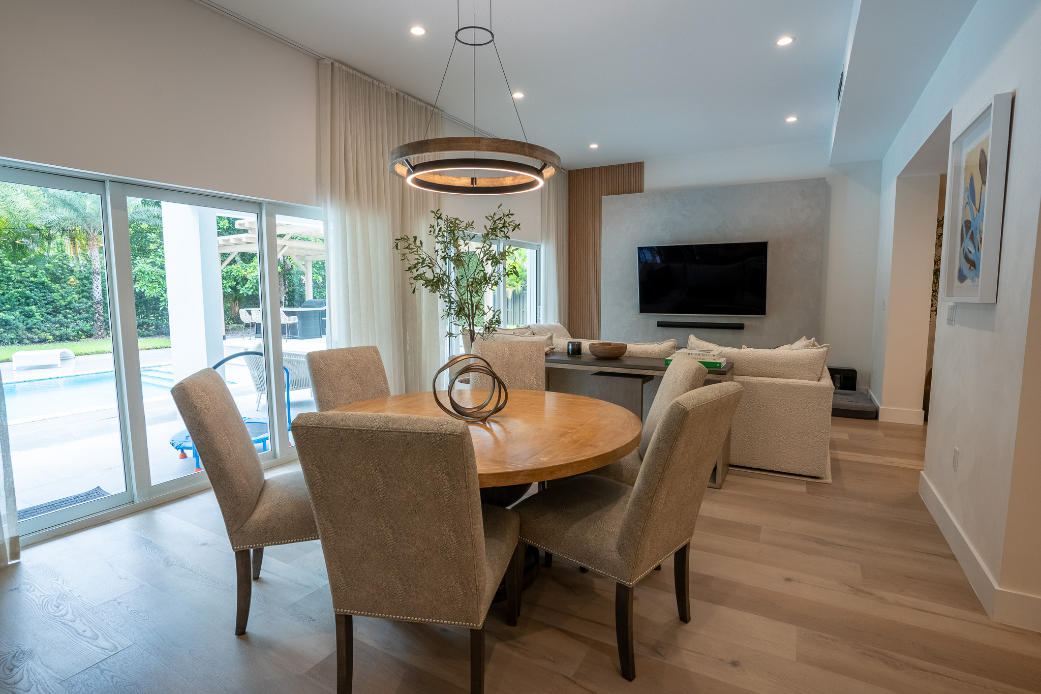 MIA06139-HDR
